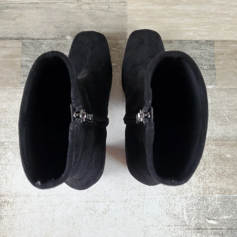 DKNY Cavale Womens Ankle Booties Sz 7 Black Block Heel Round Toe Side Zipper